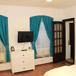 John With Mountain View & Parking Option, Modern In Old Town *