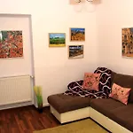 John With Mountain View & Parking Option, Modern In Old Town * Brasov