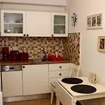 John With Mountain View & Parking Option, Modern In Old Town شقة