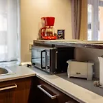 John With Mountain View & Parking Option, Modern In Old Town Apartment Brasov