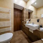 John With Mountain View & Parking Option, Modern In Old Town Brasov
