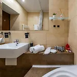 John With Mountain View & Parking Option, Modern In Old Town * Brasov
