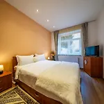 John With Mountain View & Parking Option, Modern In Old Town *