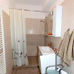 John With Mountain View & Parking Option, Modern In Old Town Apartment Brasov