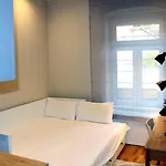 John With Mountain View & Parking Option, Modern In Old Town شقة