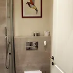 John With Mountain View & Parking Option, Modern In Old Town Apartment