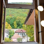 شقة John With Mountain View & Parking Option, Modern In Old Town