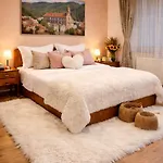 John With Mountain View & Parking Option, Modern In Old Town *