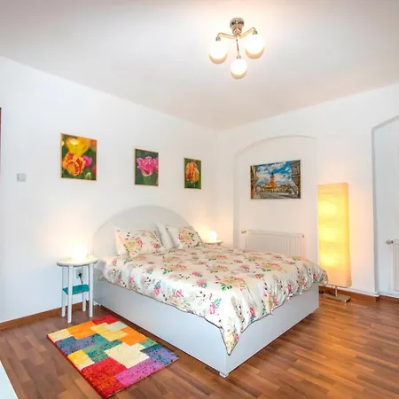 John With Parking Option