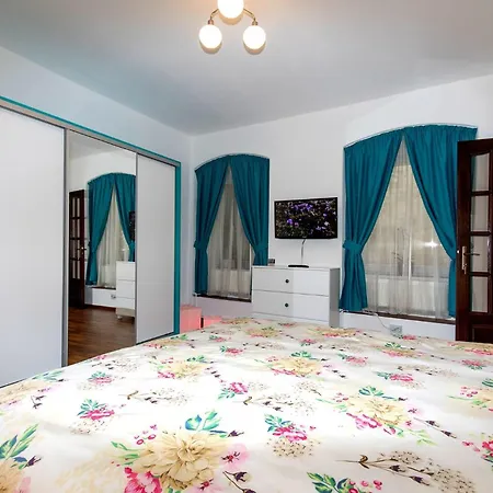 John With Parking Option 4* 브라쇼브