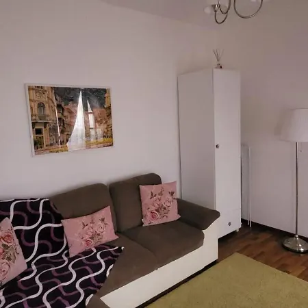 John With Parking Option Apartment *