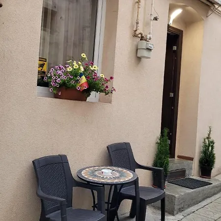 아파트 John With Parking Option 4*