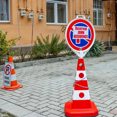 John With Parking Option Brasov