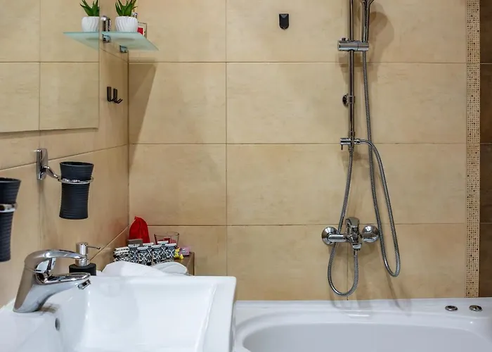 John Residence Brasov Apartments With Mountain View & Parking Option, Modern Studio In Old Town *