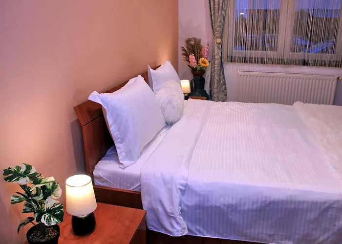 John Residence Brasov Apartments With Mountain View & Parking Option, Modern Studio In Old Town Брашов