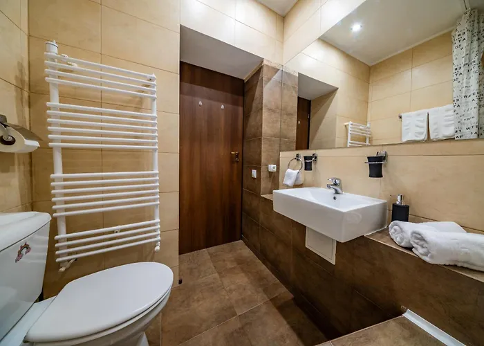 John Residence Brasov Apartments With Mountain View & Parking Option, Modern Studio In Old Town Брашов