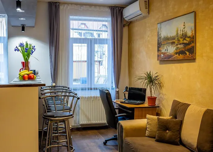 Апартаменты John Residence Brasov Apartments With Mountain View & Parking Option, Modern Studio In Old Town Брашов