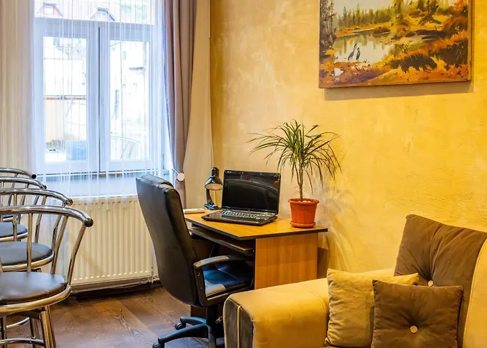 John Residence Brasov Apartments With Mountain View & Parking Option, Modern Studio In Old Town Брашов