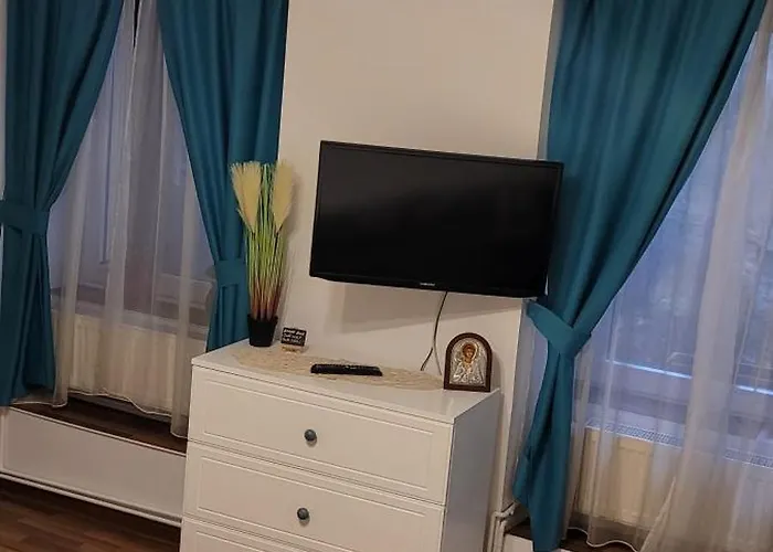 Apartment John Residence Brasov Apartments With Mountain View & Parking Option, Modern Studio In Old Town Brașov