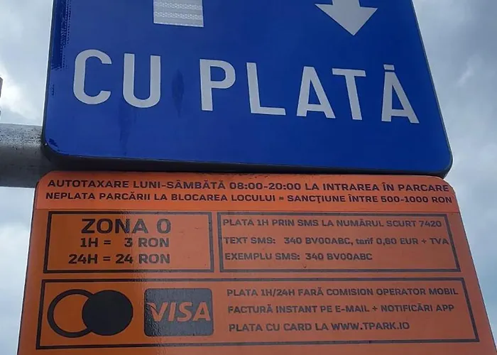 John With Parking Option Apartment