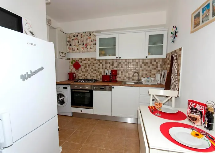 John With Parking Option 4* Brasov