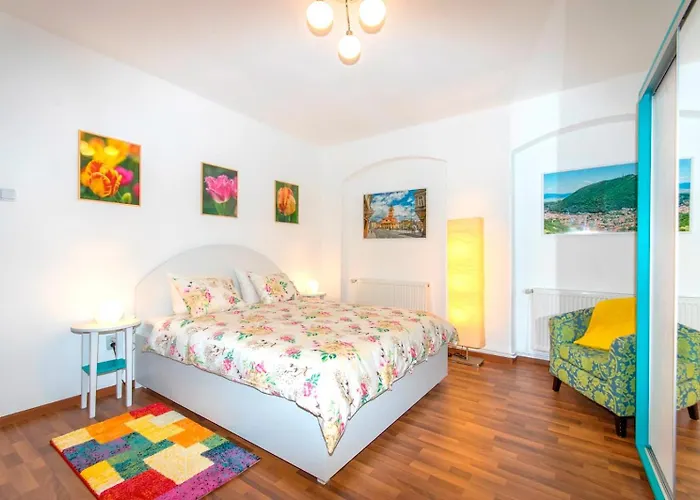 Apartment John Residence Brasov Apartments With Mountain View & Parking Option, Modern Studio In Old Town