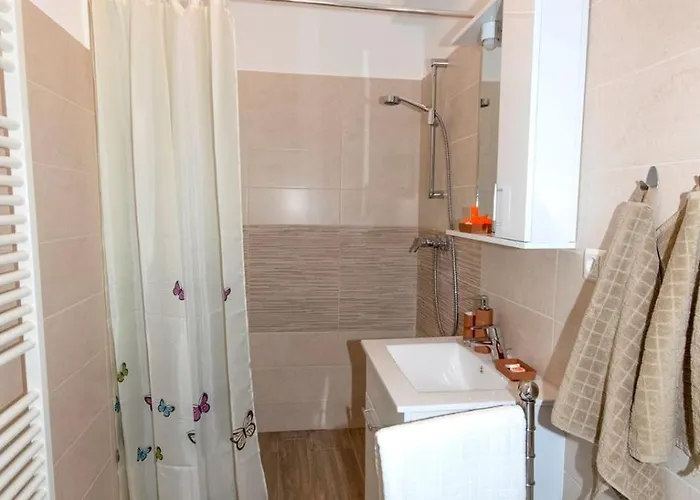 John With Parking Option Apartment Brasov