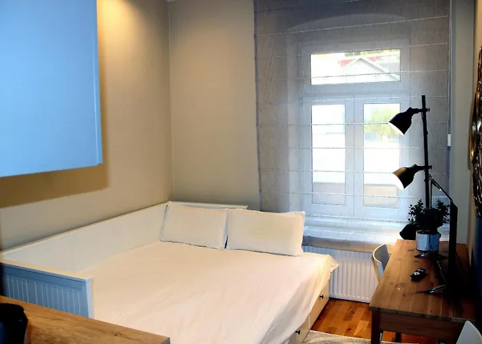 John With Parking Option Apartment